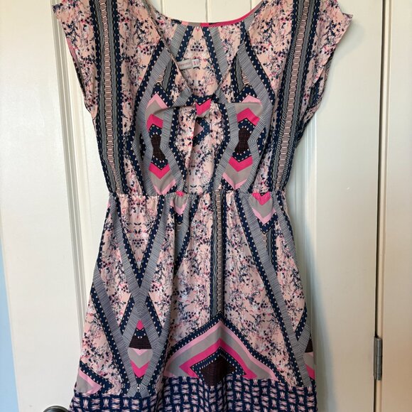 Xhilaration Blue & Pink Geo Dress Elastic Waist Cap Sleeve Knee Length S/P - Picture 4 of 5